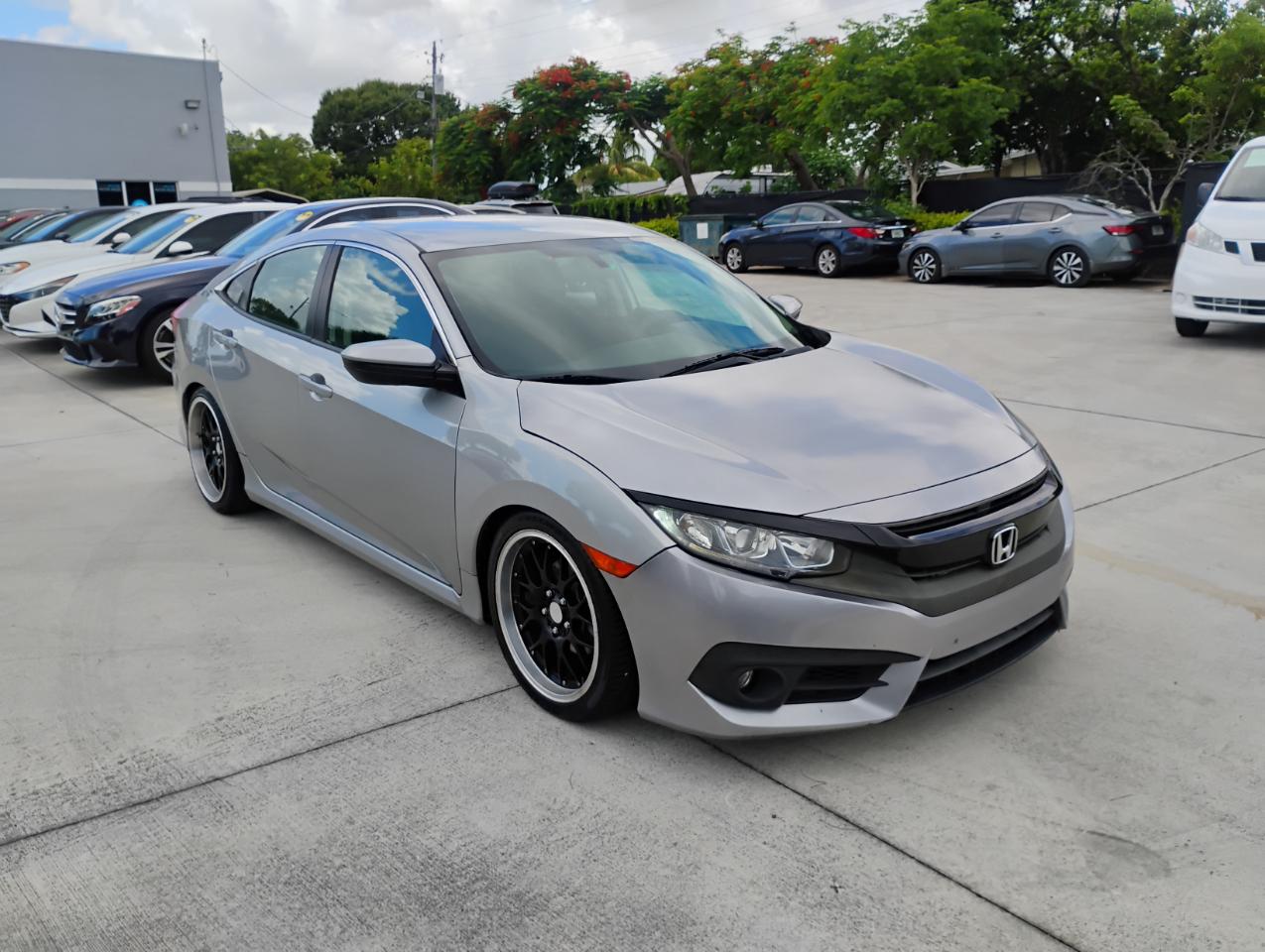 Honda Civic LX Sedan CVT 2017
