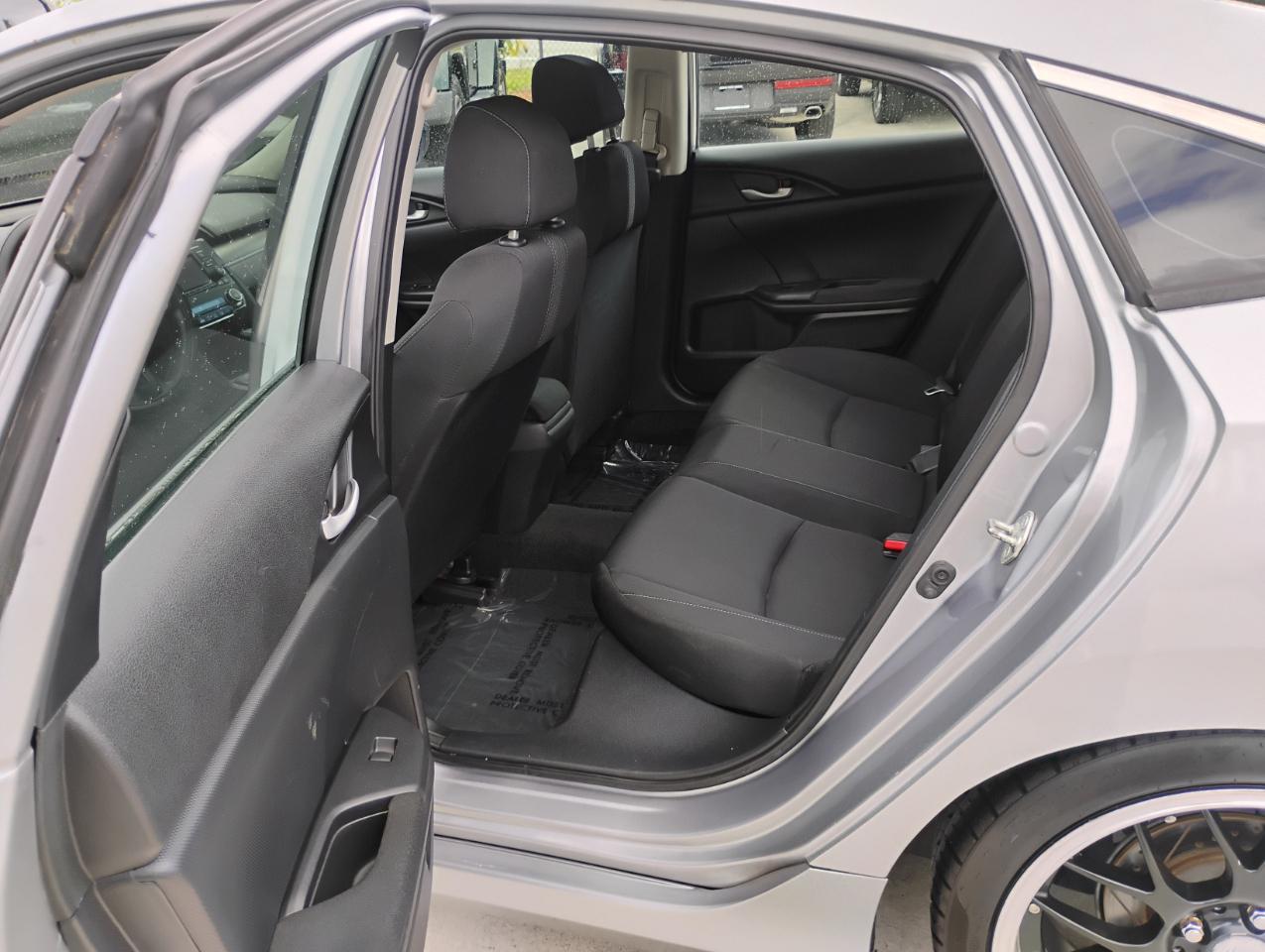 Honda Civic LX Sedan CVT 2017