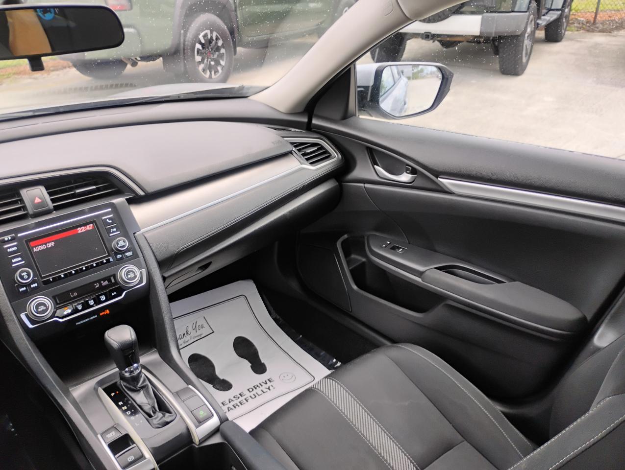 Honda Civic LX Sedan CVT 2017
