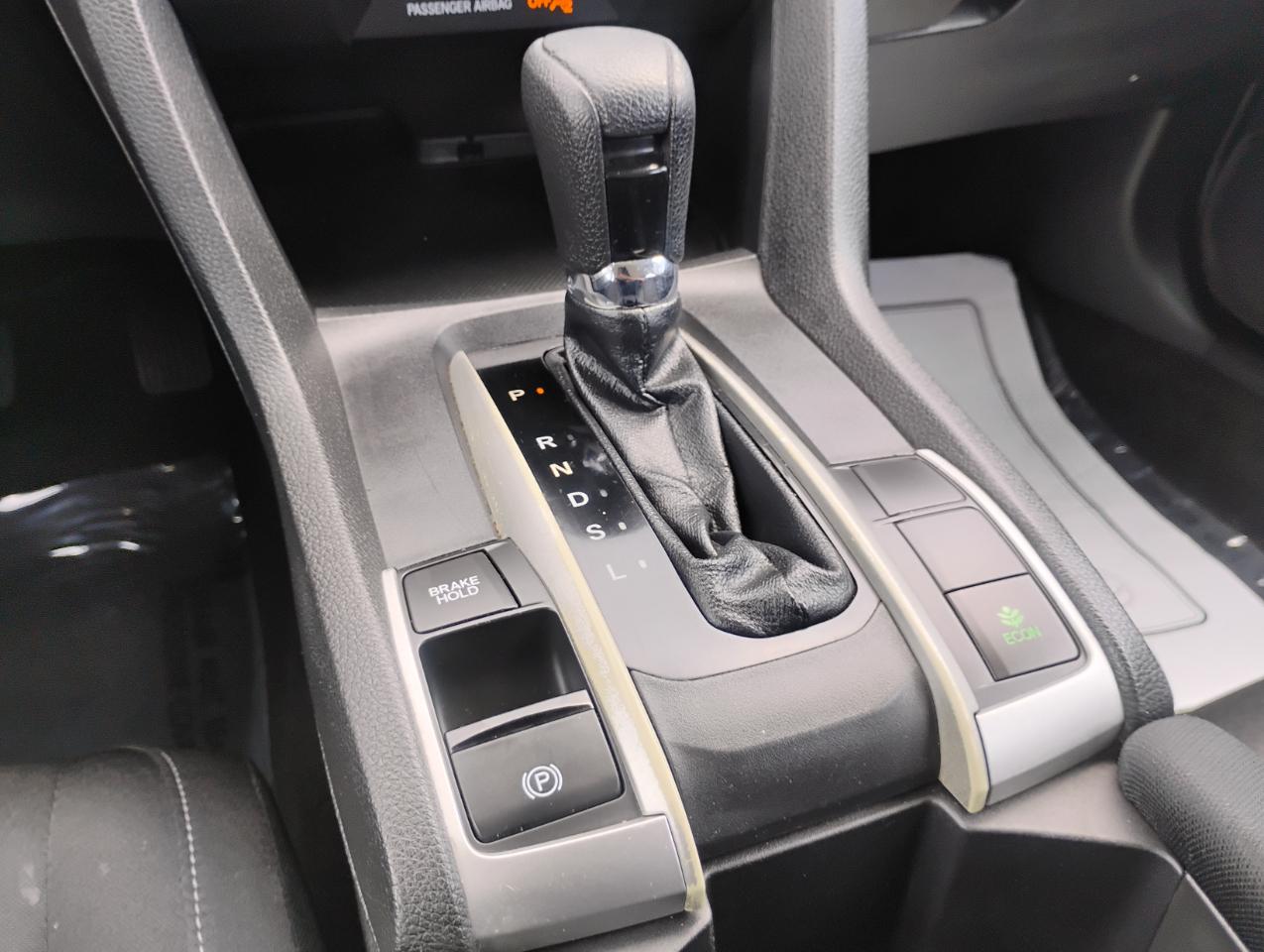 Honda Civic LX Sedan CVT 2017