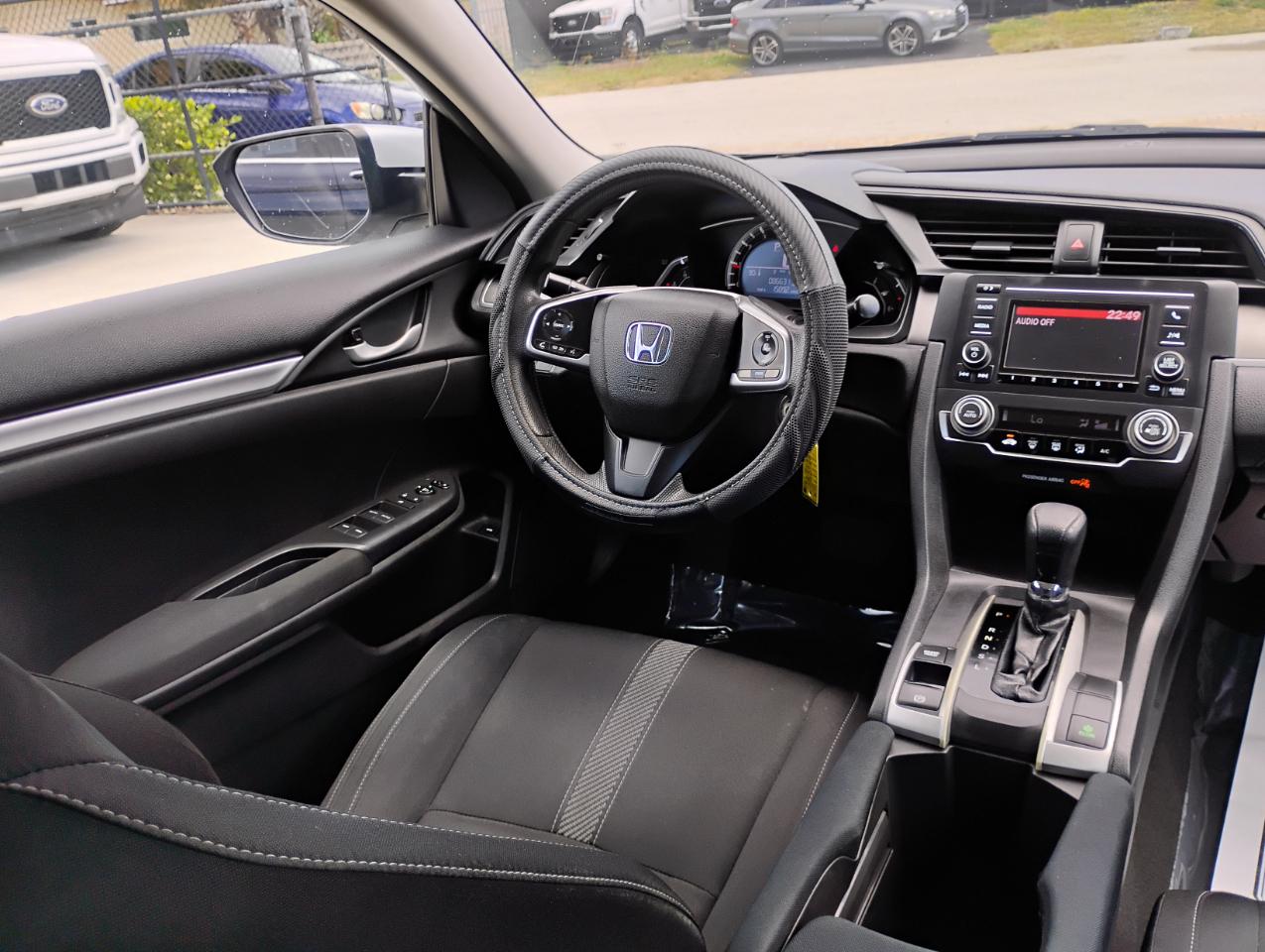 Honda Civic LX Sedan CVT 2017