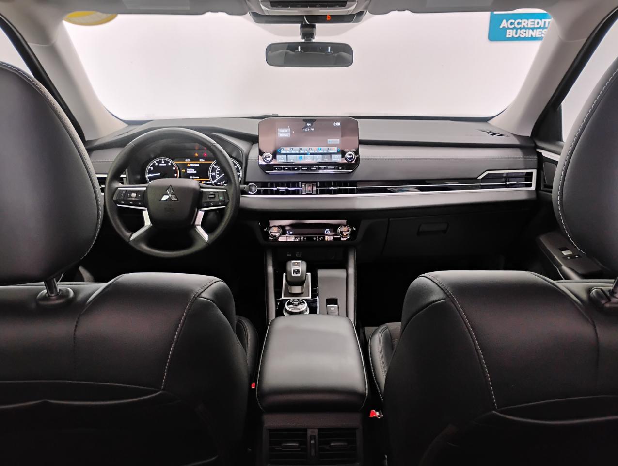 Mitsubishi Outlander SE 2WD 2024