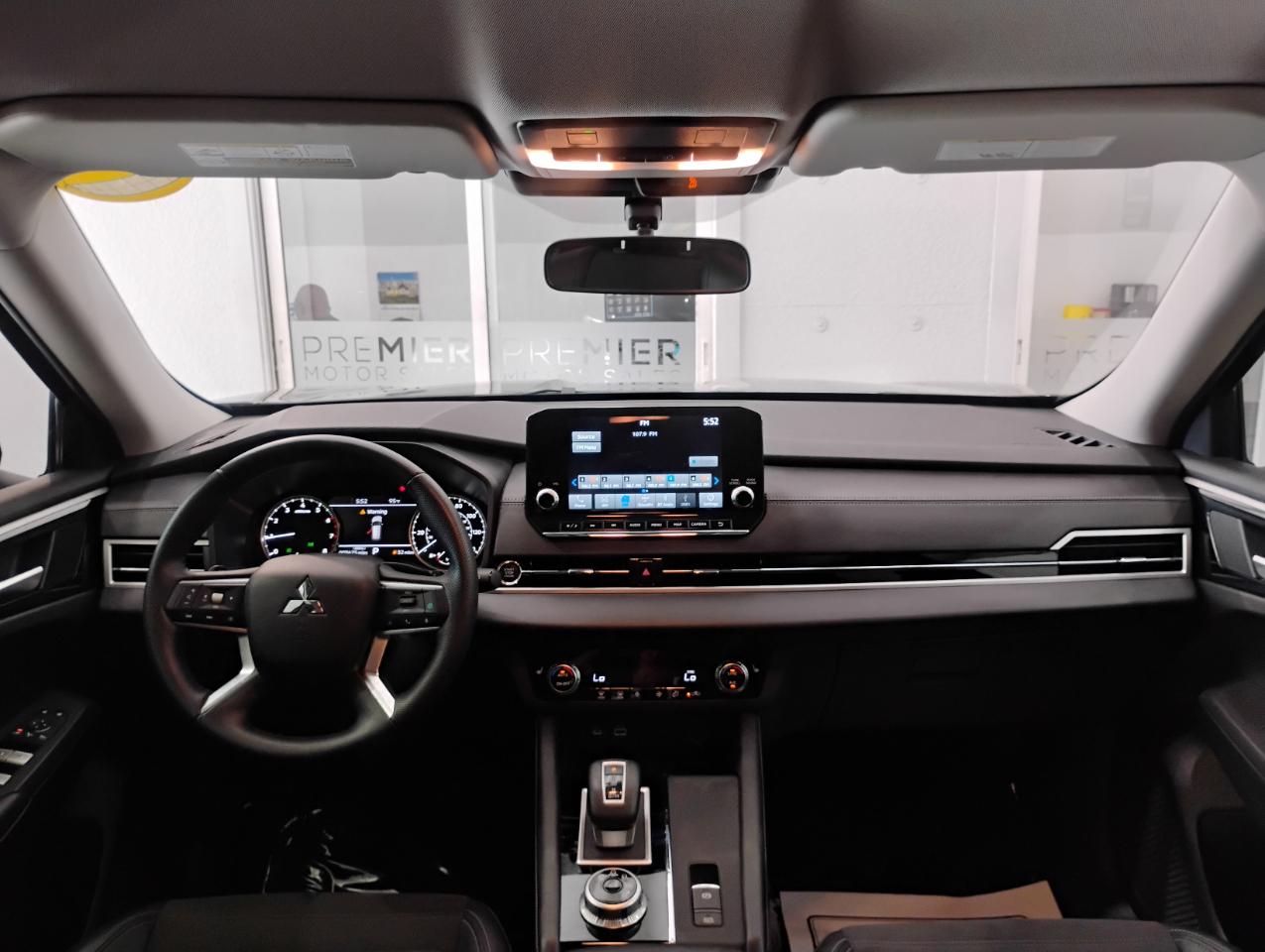 Mitsubishi Outlander SE 2WD 2024