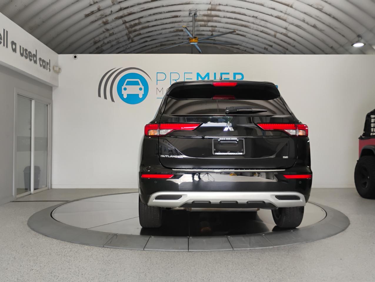 Mitsubishi Outlander SE 2WD 2024