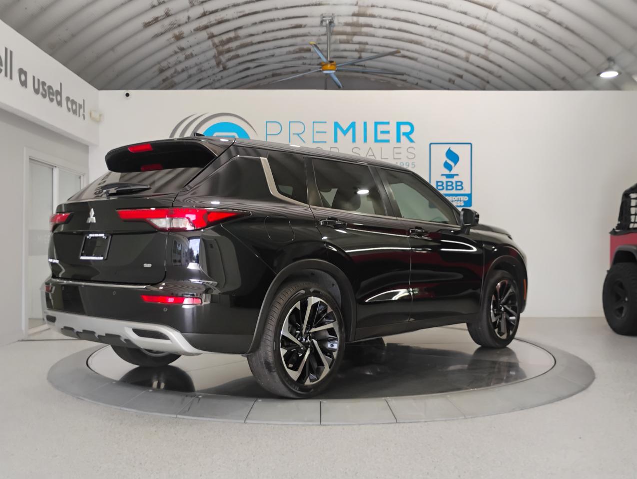 Mitsubishi Outlander SE 2WD 2024