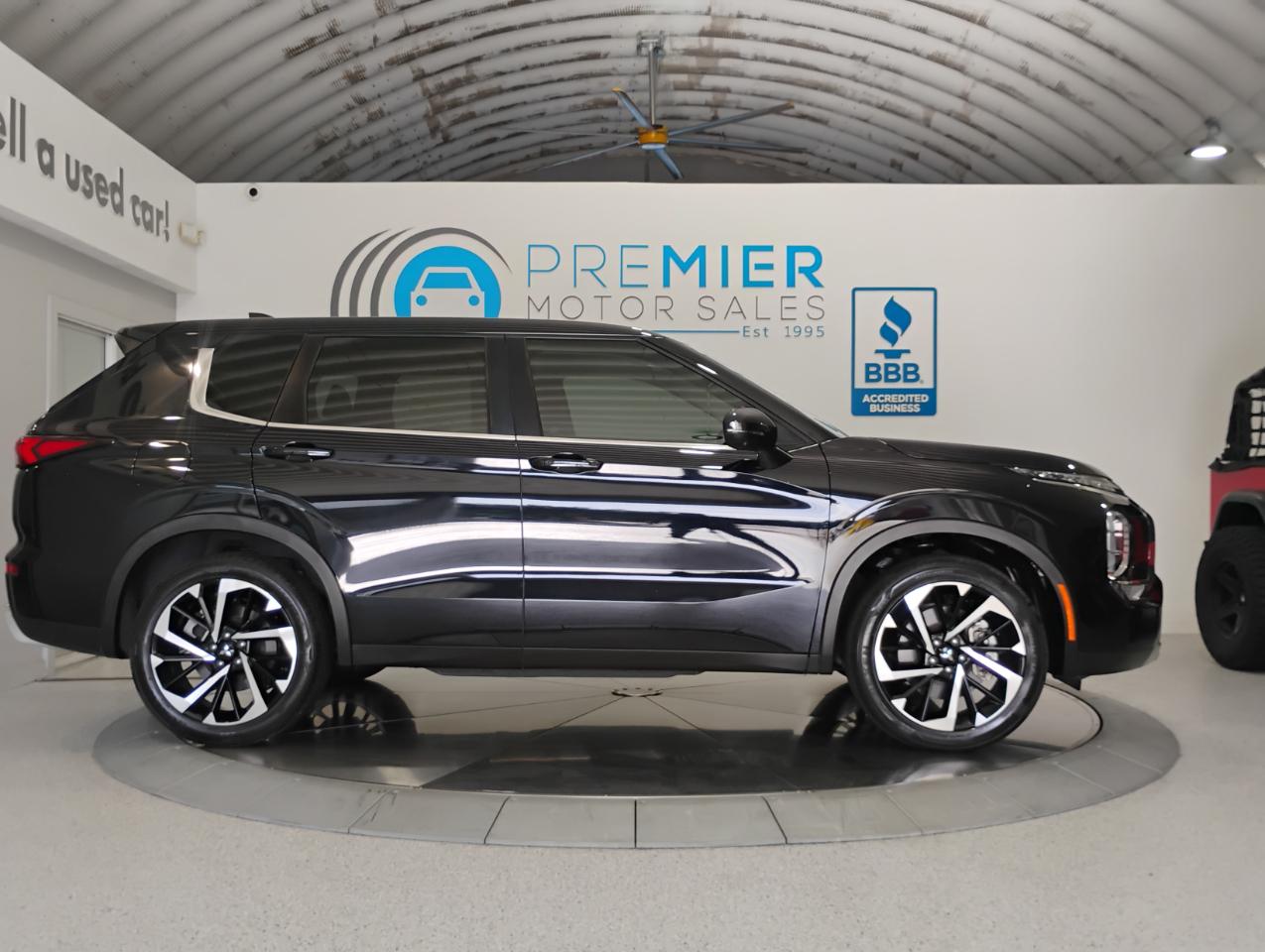 Mitsubishi Outlander SE 2WD 2024