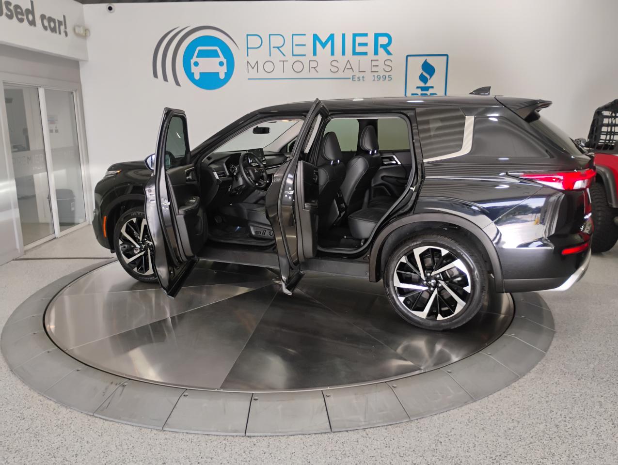 Mitsubishi Outlander SE 2WD 2024