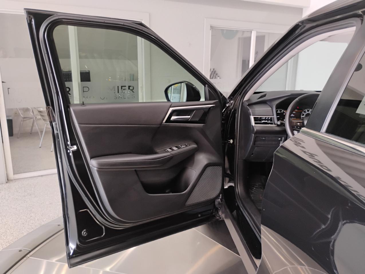Mitsubishi Outlander SE 2WD 2024