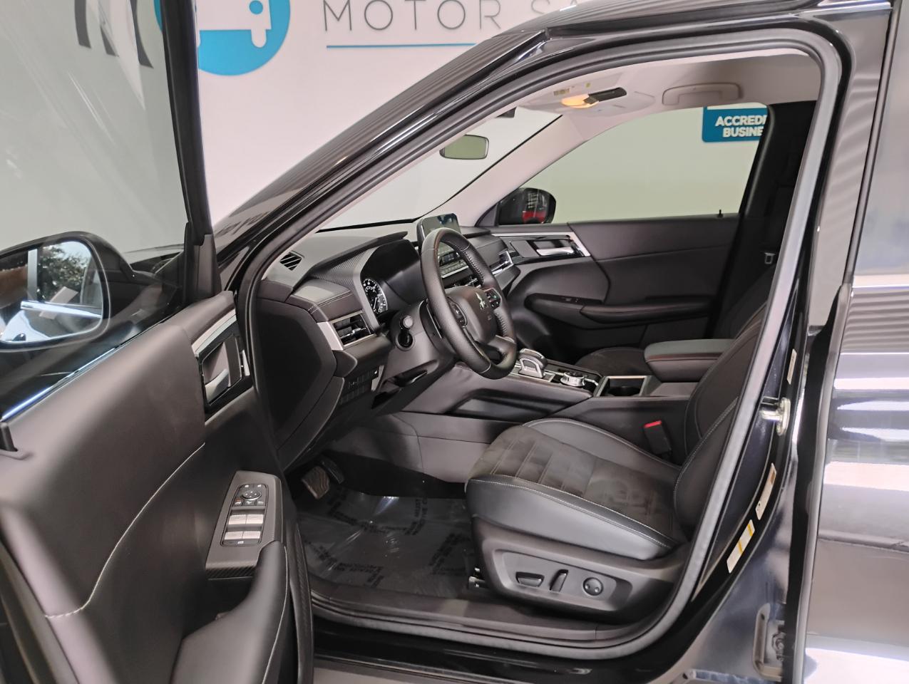 Mitsubishi Outlander SE 2WD 2024