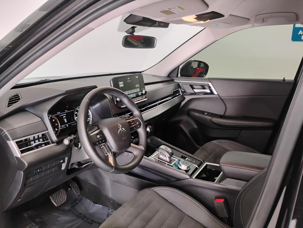 Mitsubishi Outlander SE 2WD 2024