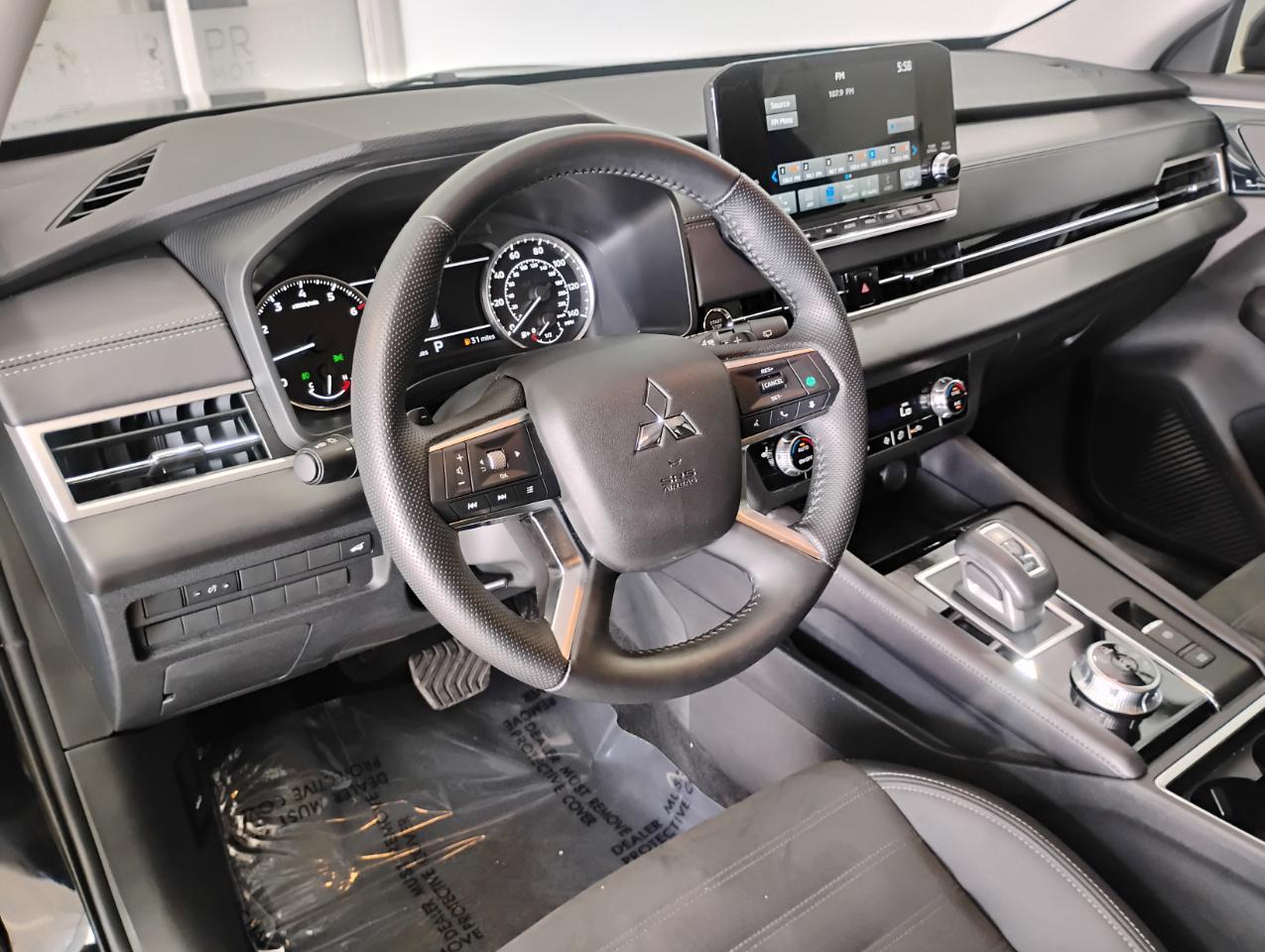 Mitsubishi Outlander SE 2WD 2024