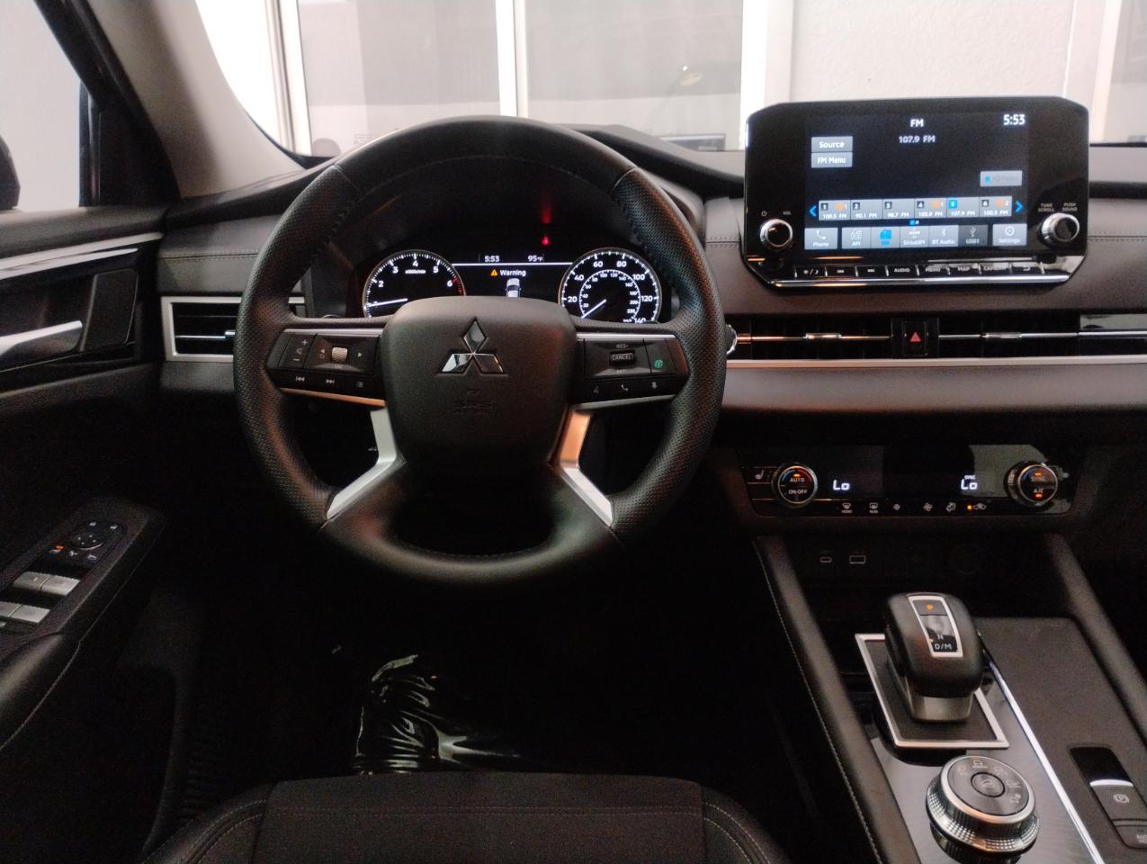 Mitsubishi Outlander SE 2WD 2024
