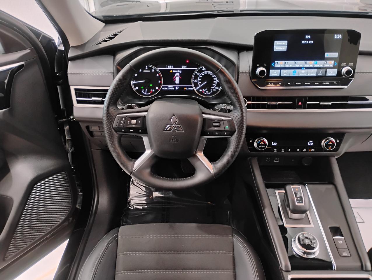 Mitsubishi Outlander SE 2WD 2024