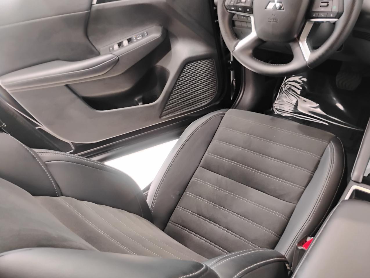 Mitsubishi Outlander SE 2WD 2024