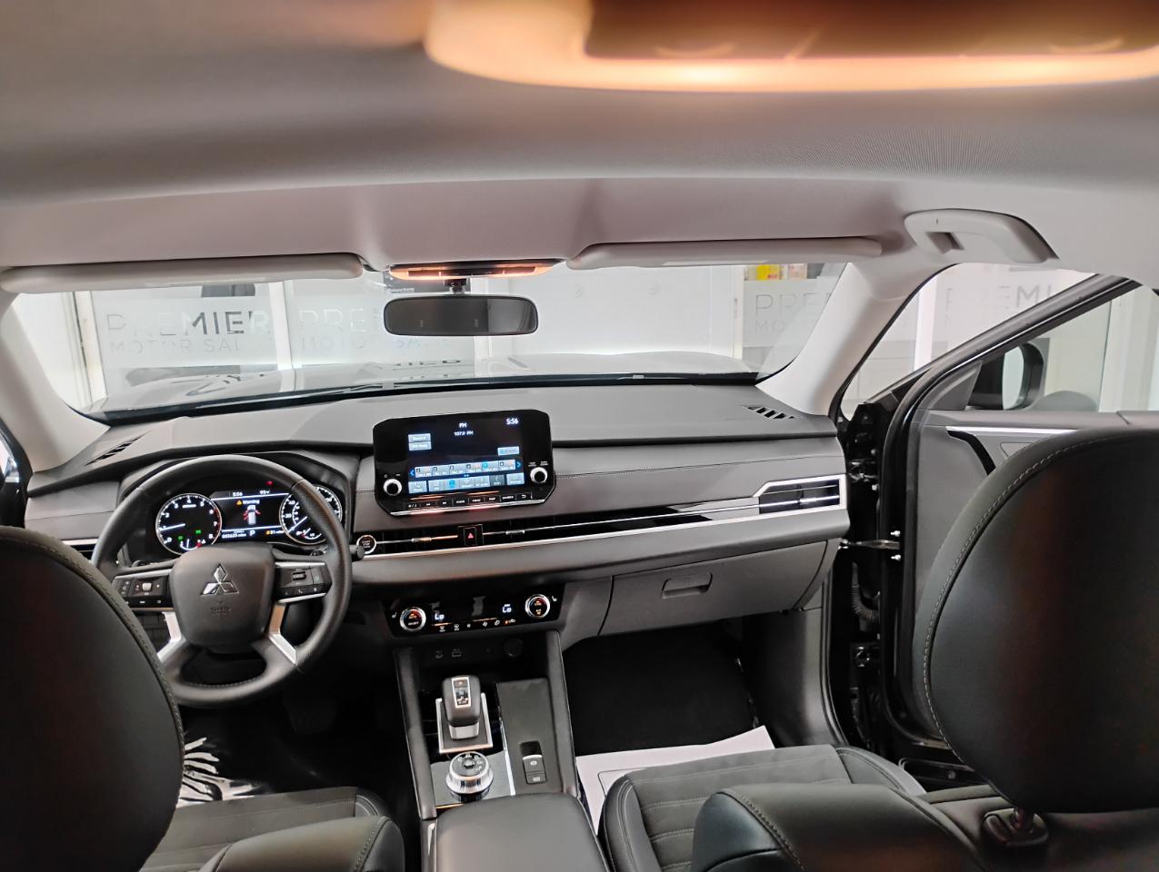 Mitsubishi Outlander SE 2WD 2024
