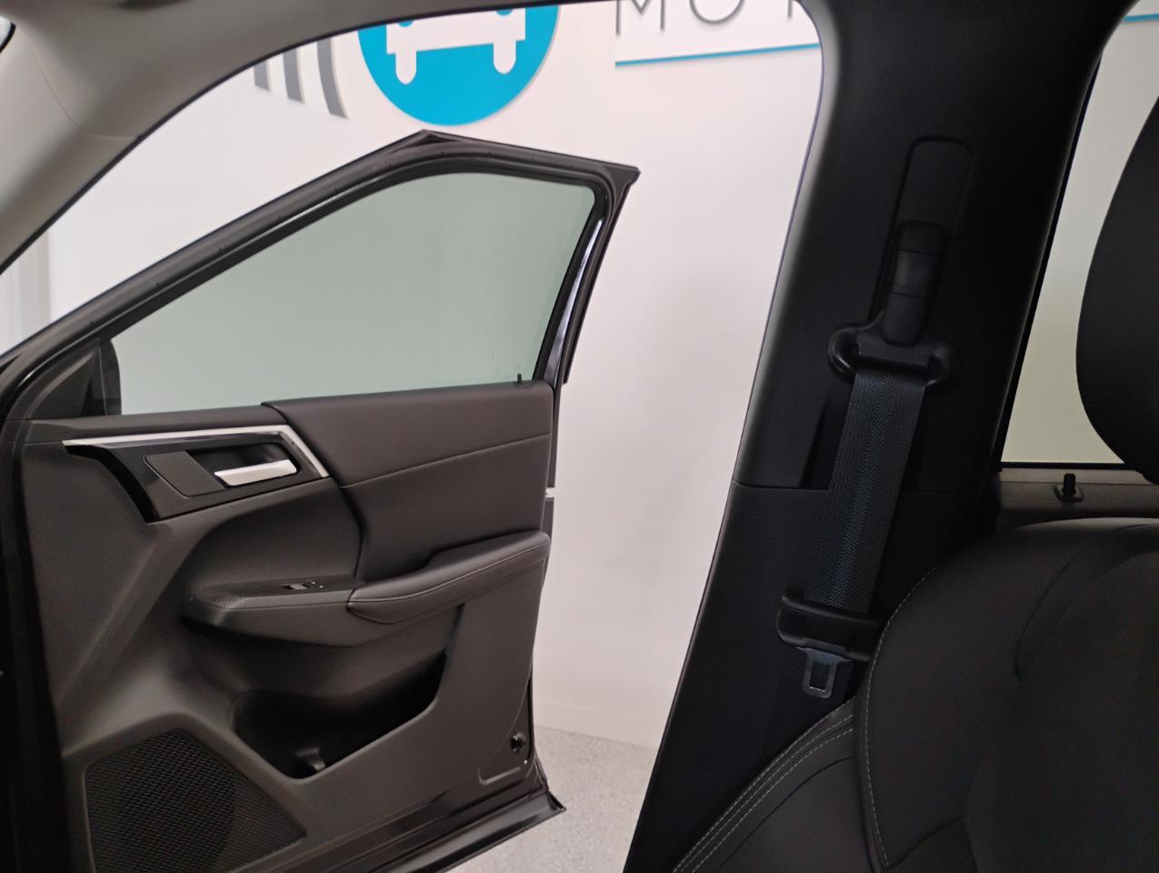 Mitsubishi Outlander SE 2WD 2024