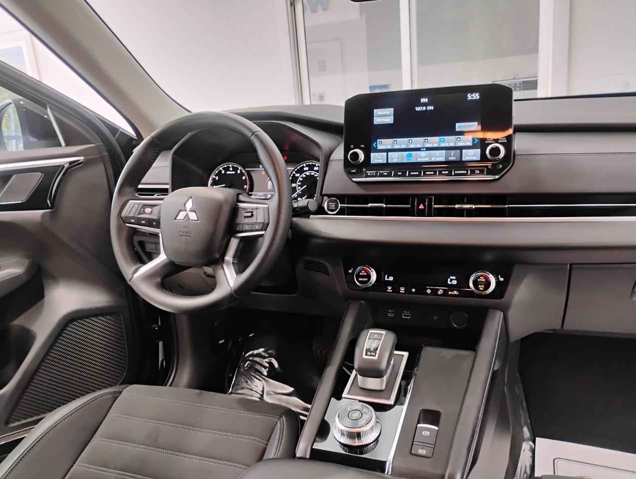 Mitsubishi Outlander SE 2WD 2024