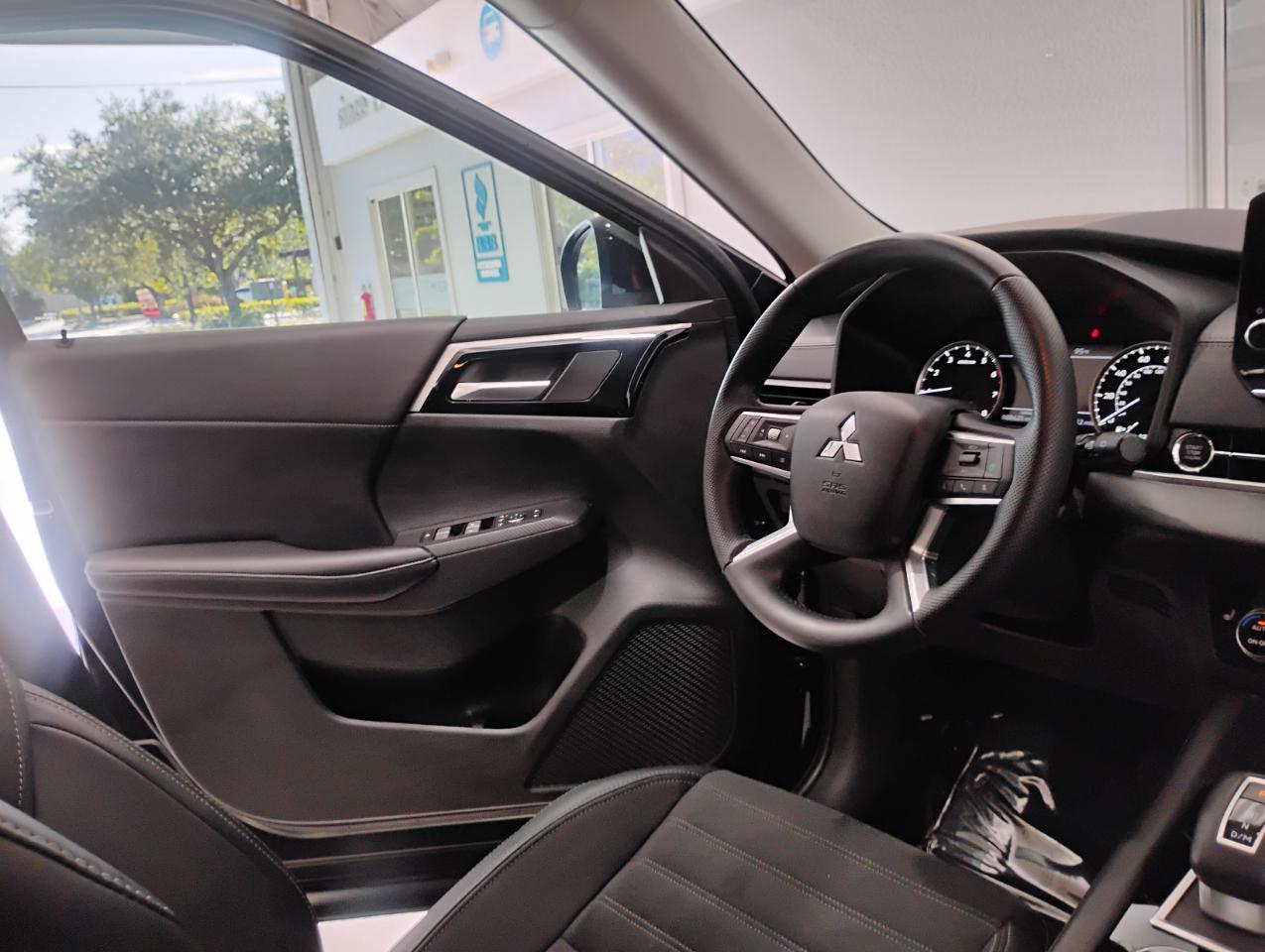 Mitsubishi Outlander SE 2WD 2024