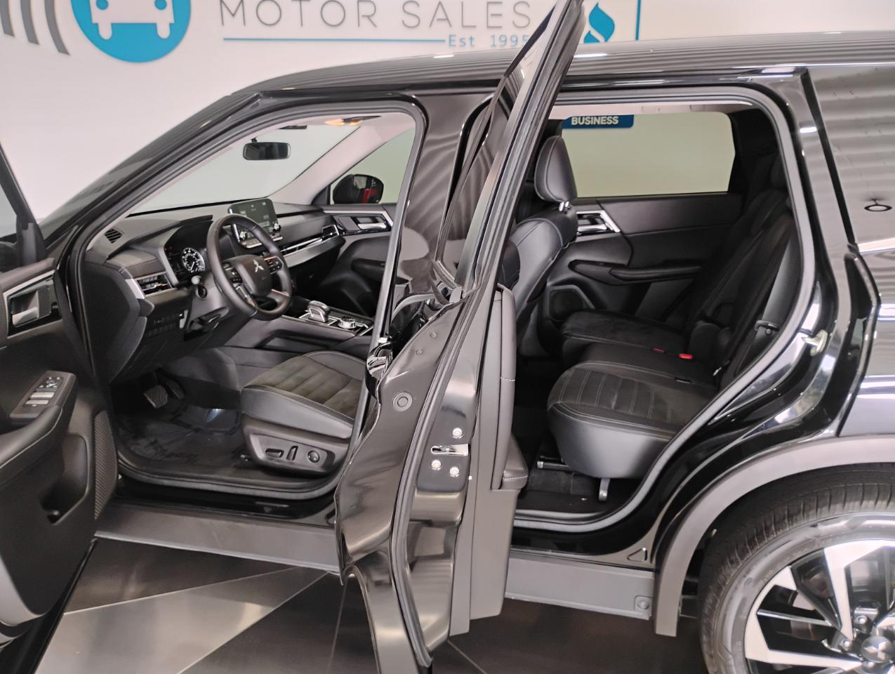 Mitsubishi Outlander SE 2WD 2024