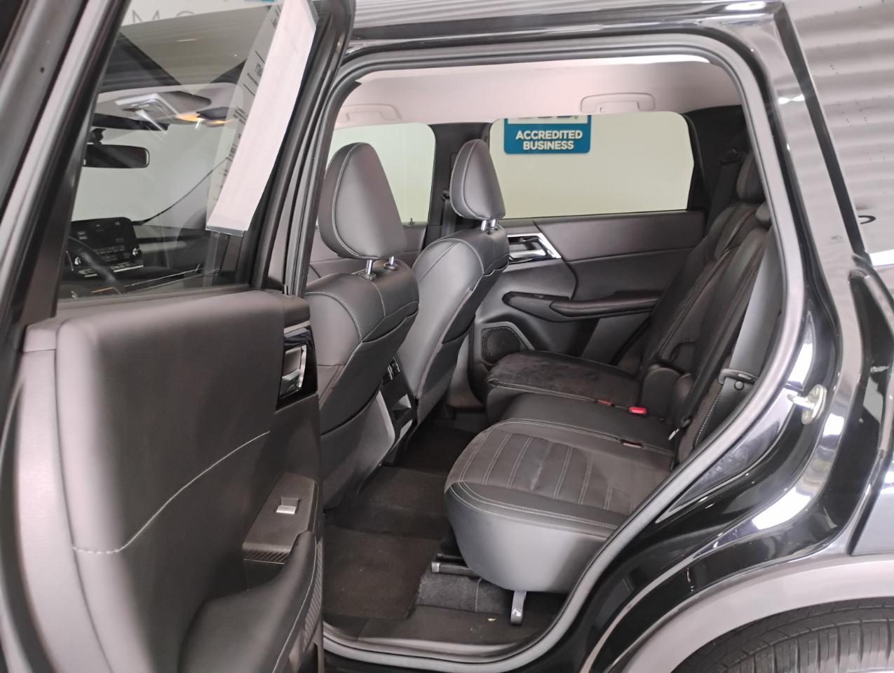 Mitsubishi Outlander SE 2WD 2024