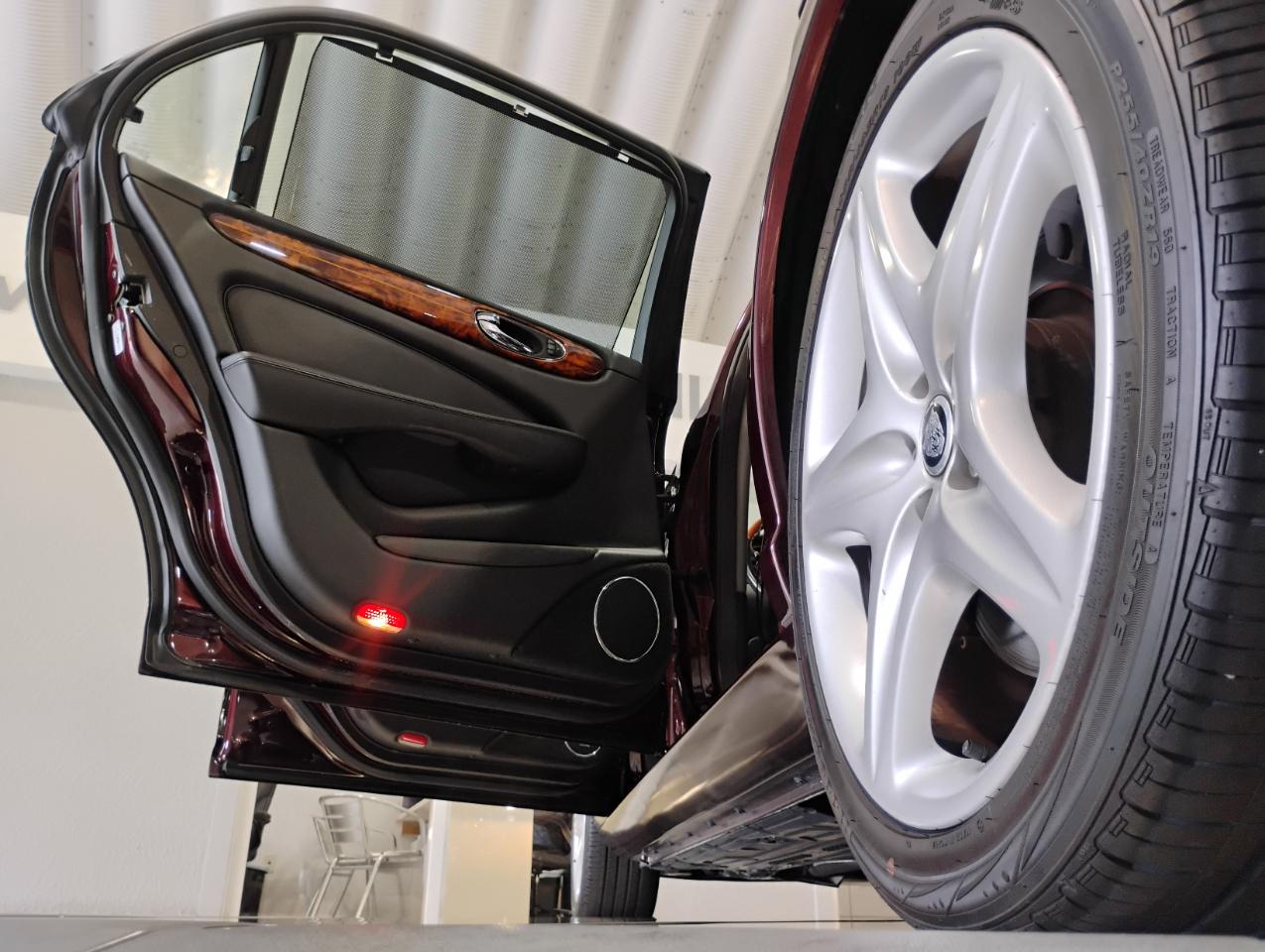 Jaguar XJ-Series Super V8 2005