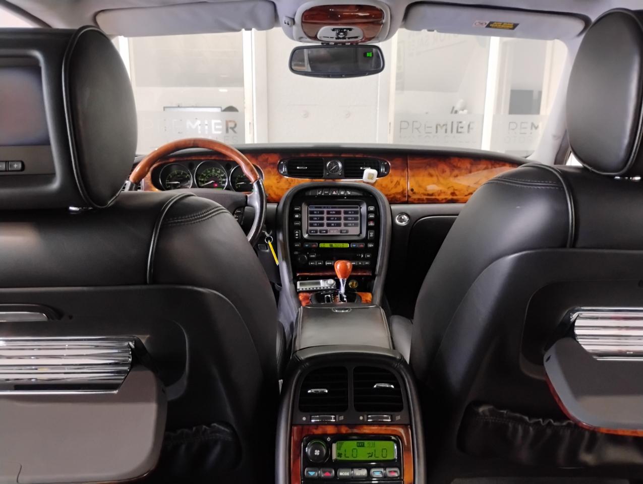 Jaguar XJ-Series Super V8 2005