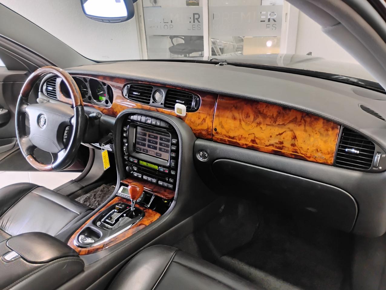 Jaguar XJ-Series Super V8 2005