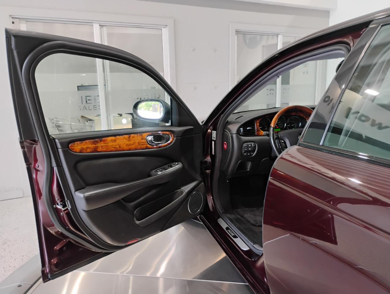 Jaguar XJ-Series Super V8 2005