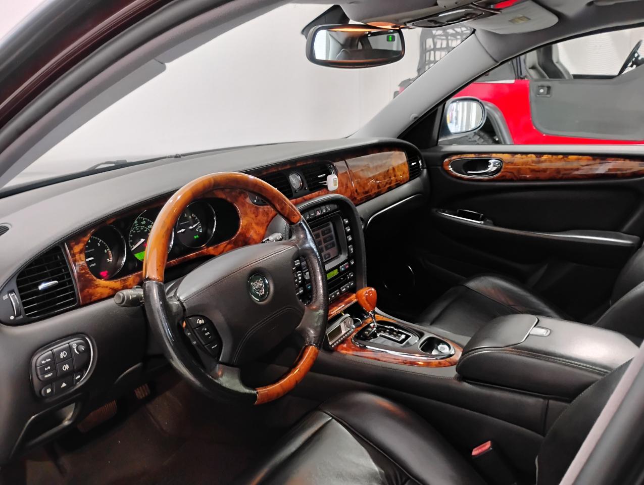 Jaguar XJ-Series Super V8 2005