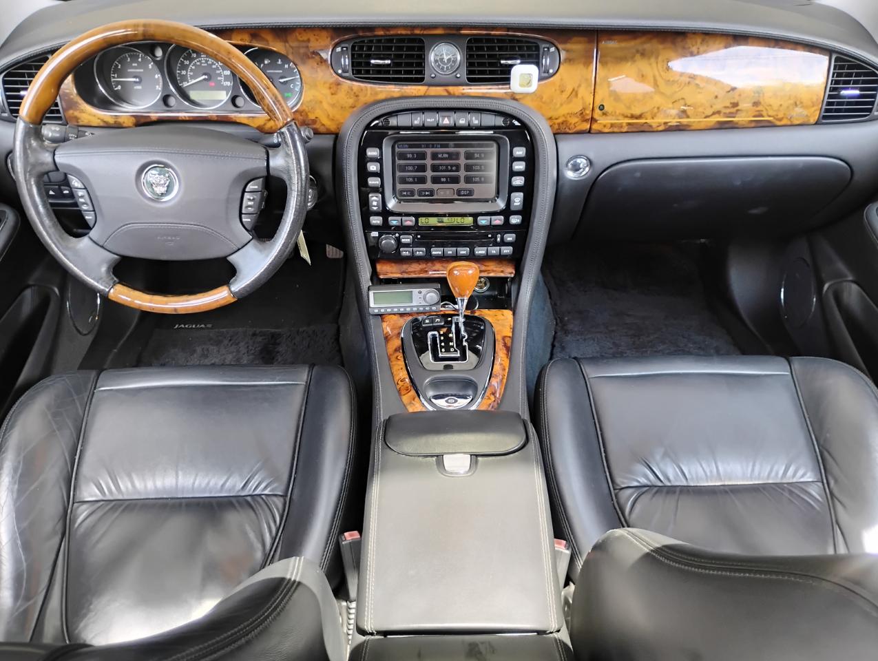 Jaguar XJ-Series Super V8 2005