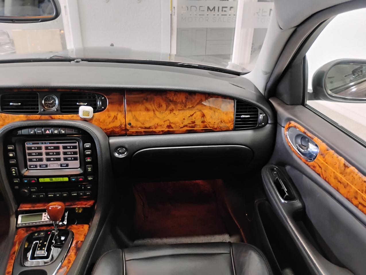 Jaguar XJ-Series Super V8 2005