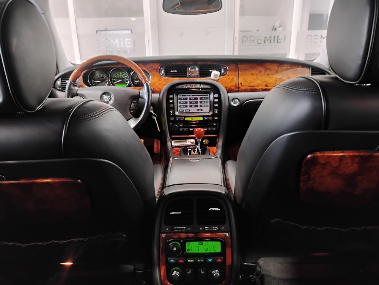 Jaguar XJ-Series Super V8 2005