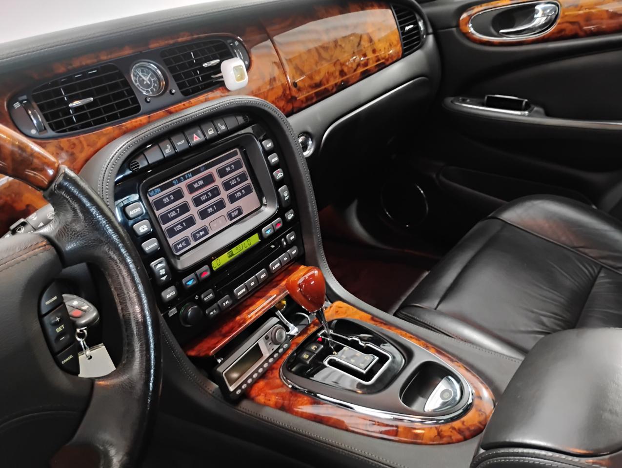 Jaguar XJ-Series Super V8 2005