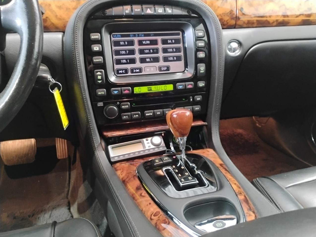 Jaguar XJ-Series Super V8 2005