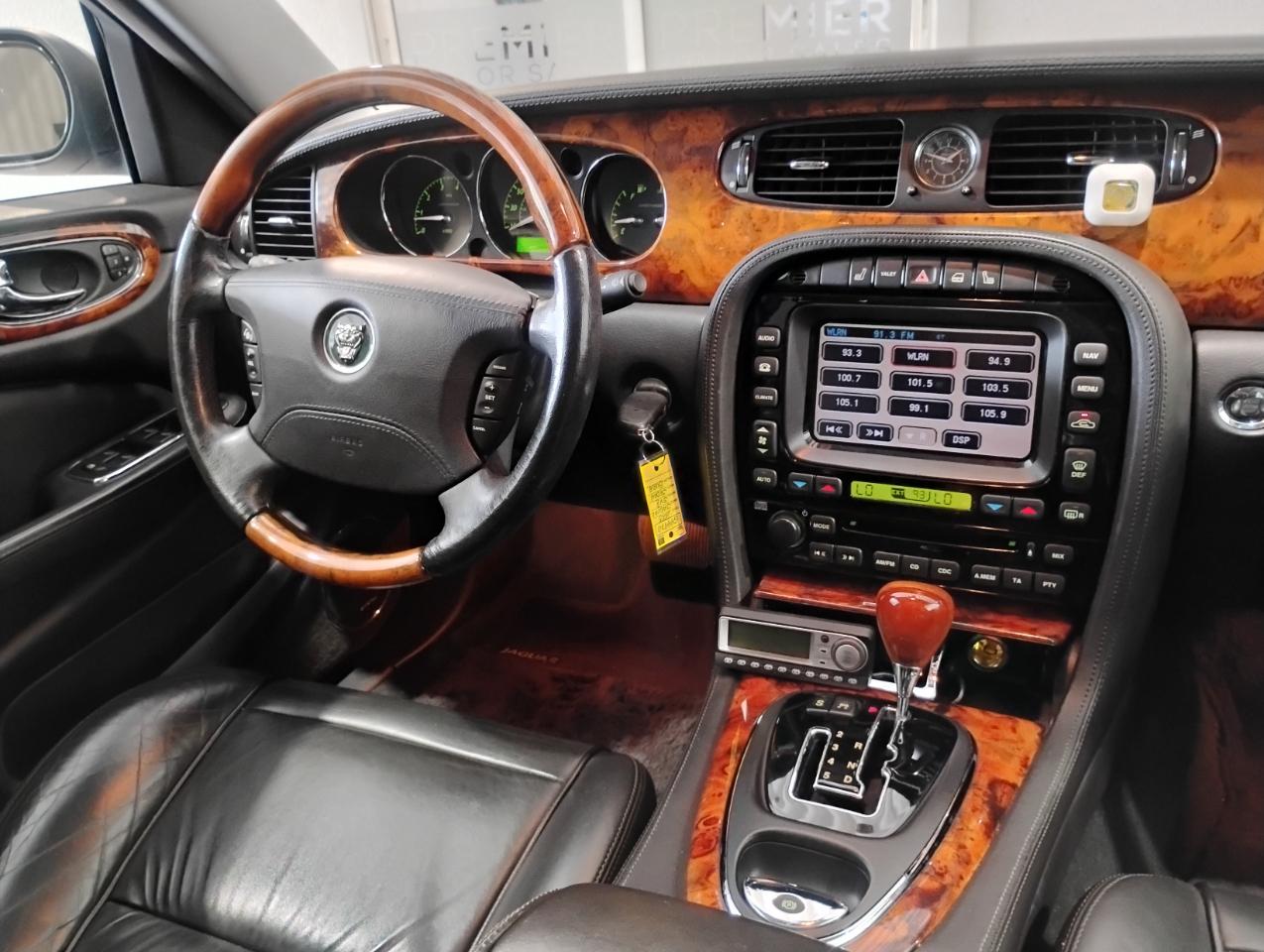 Jaguar XJ-Series Super V8 2005