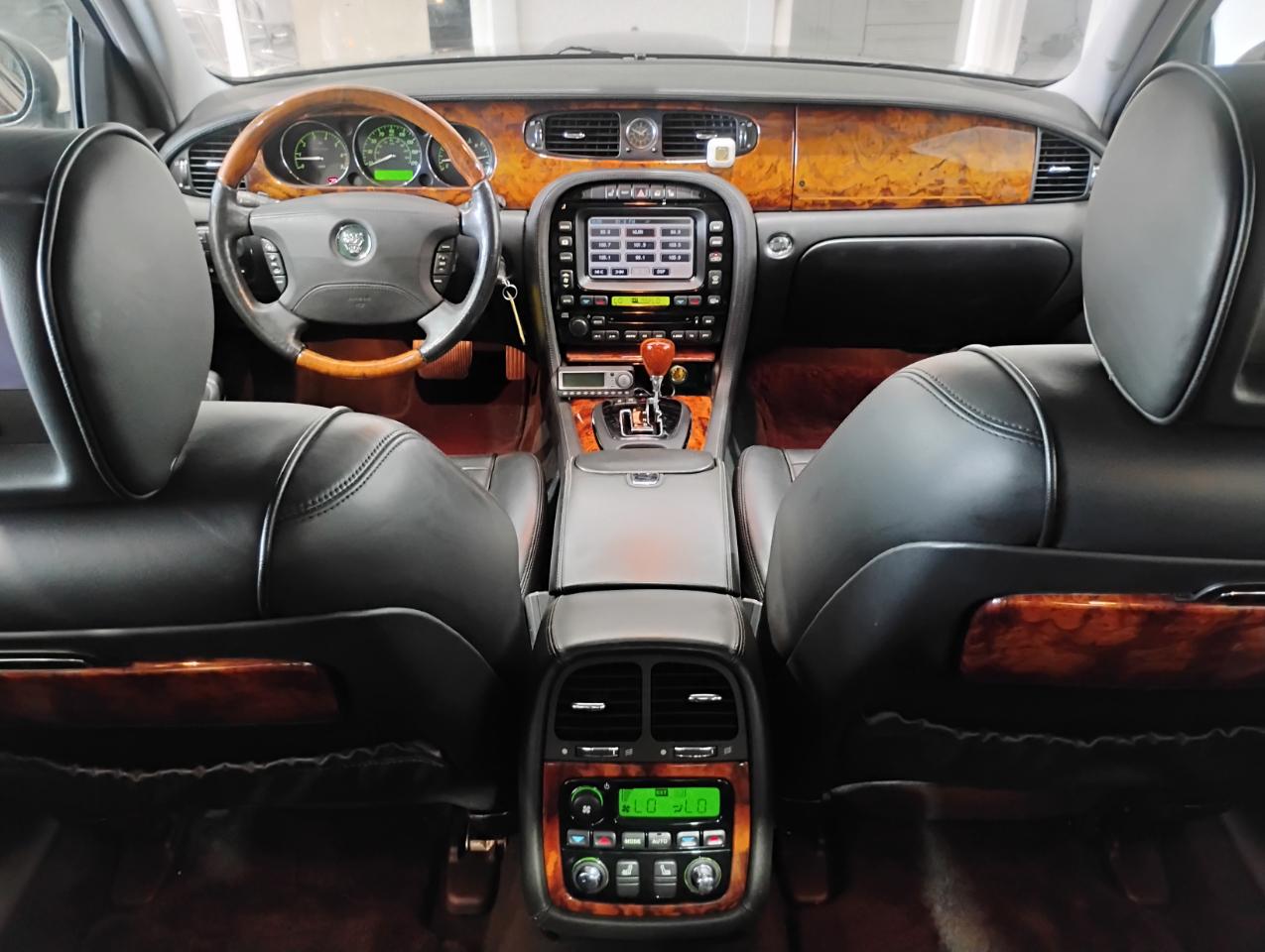 Jaguar XJ-Series Super V8 2005