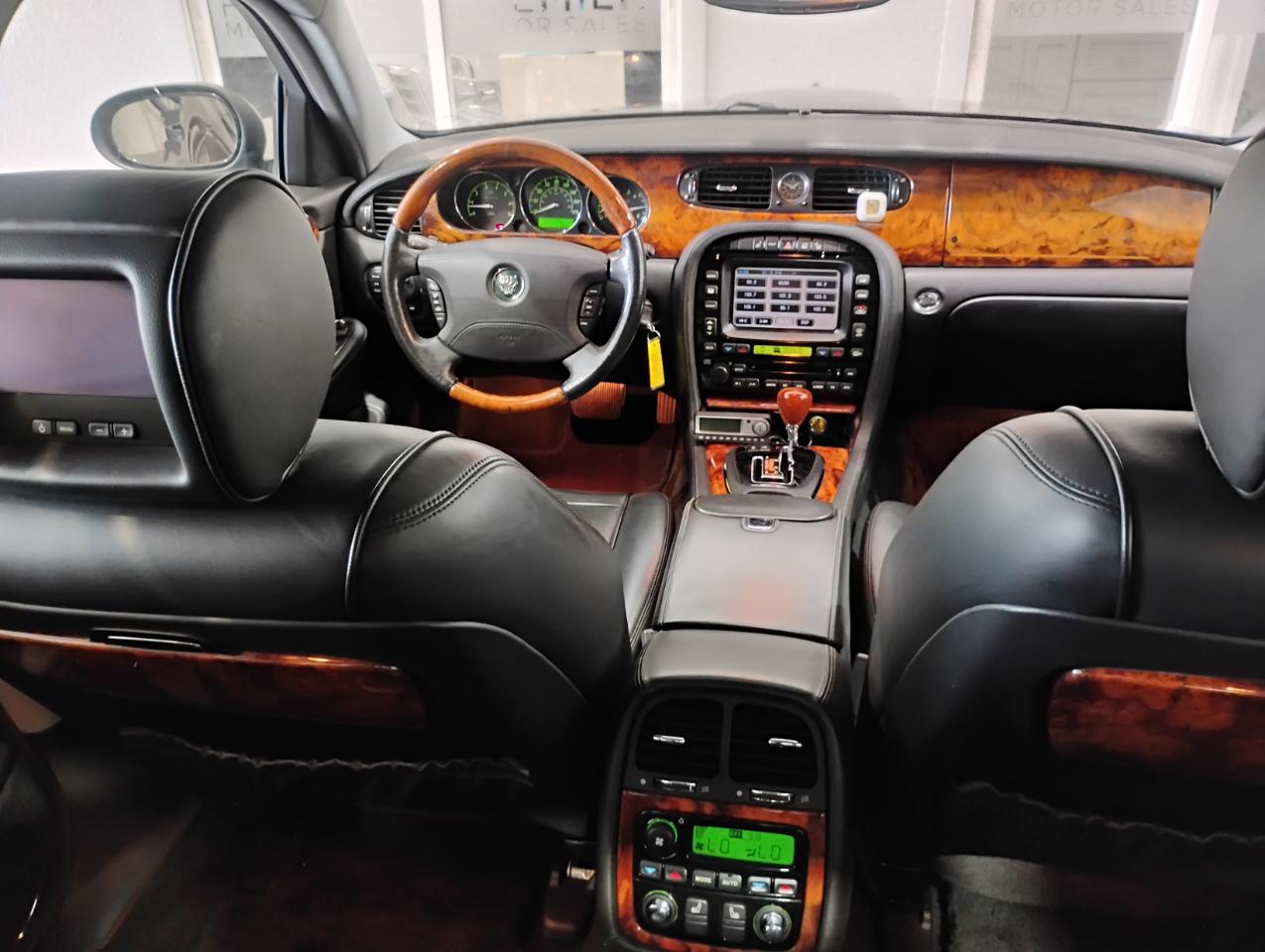 Jaguar XJ-Series Super V8 2005
