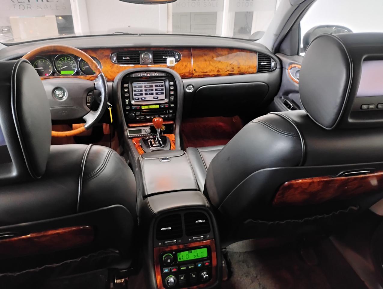 Jaguar XJ-Series Super V8 2005