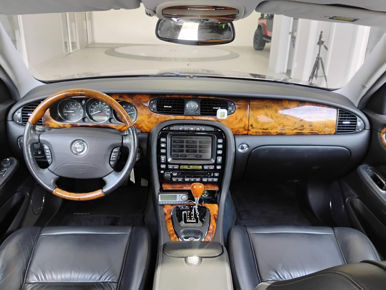Jaguar XJ-Series Super V8 2005