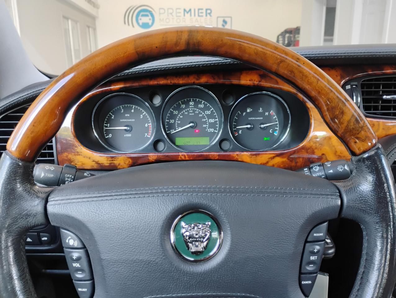 Jaguar XJ-Series Super V8 2005