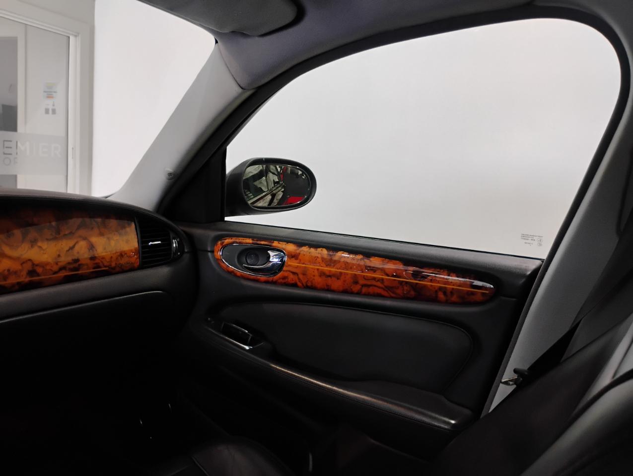 Jaguar XJ-Series Super V8 2005