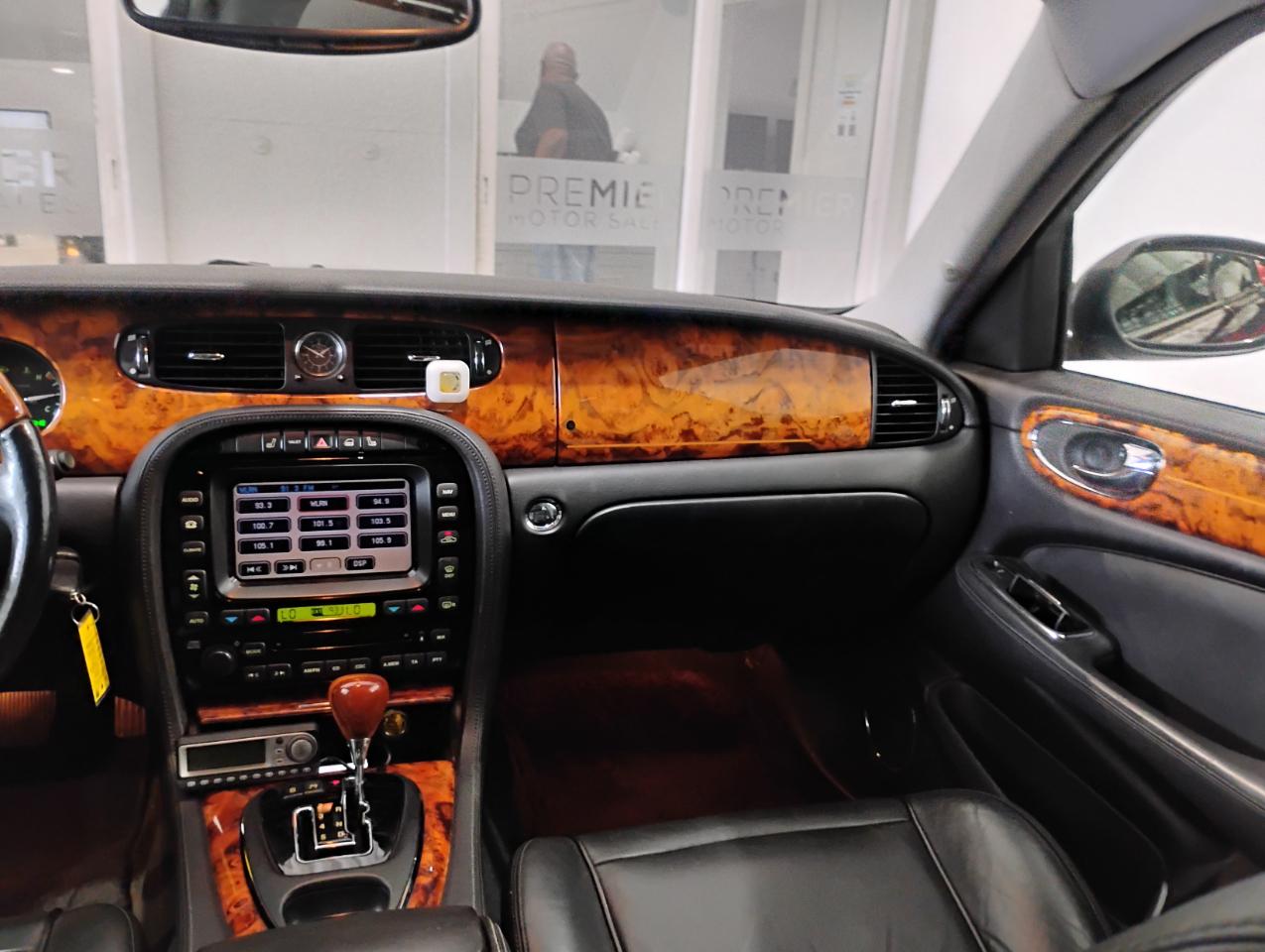 Jaguar XJ-Series Super V8 2005