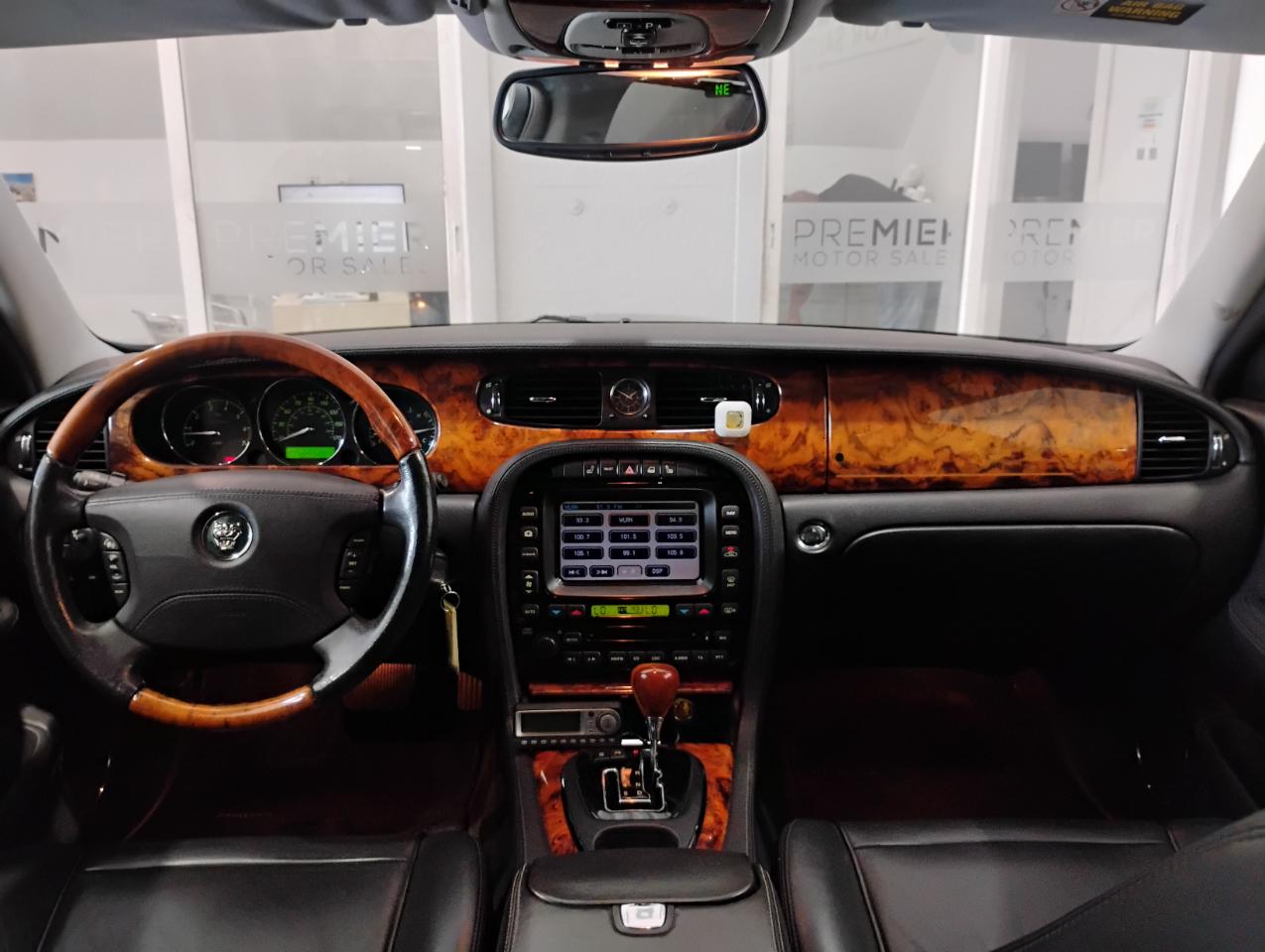 Jaguar XJ-Series Super V8 2005