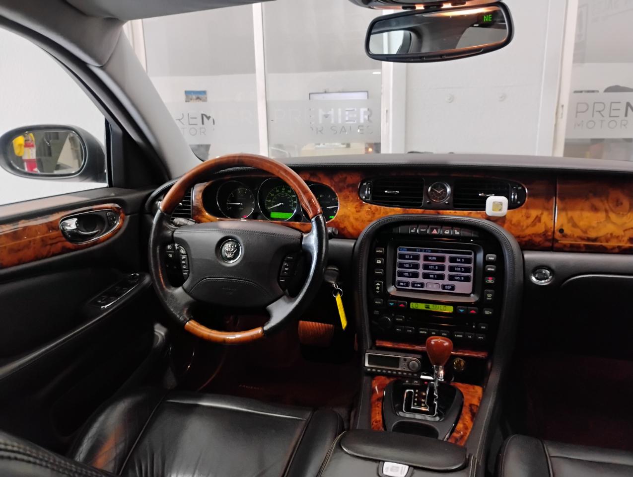 Jaguar XJ-Series Super V8 2005