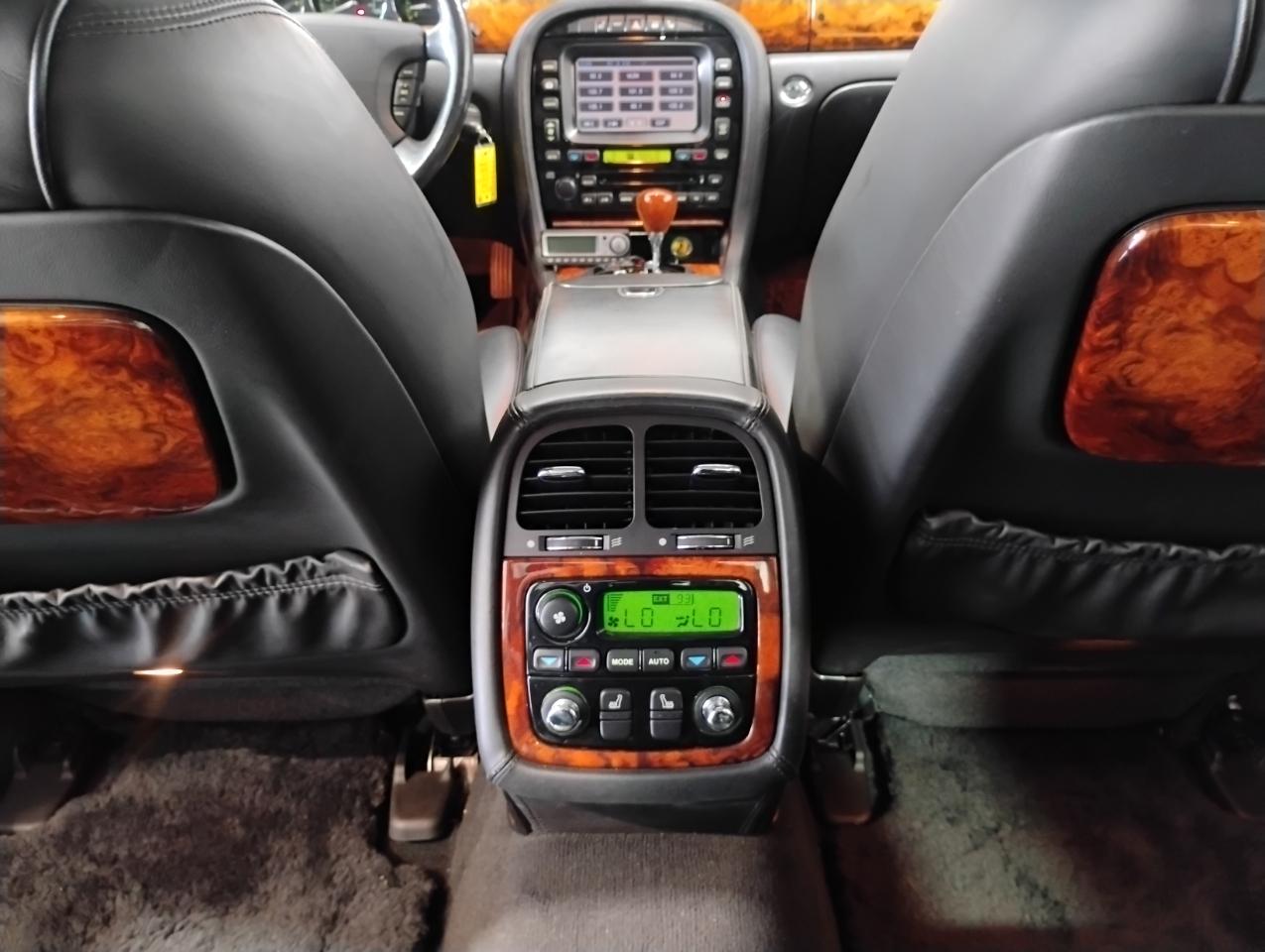 Jaguar XJ-Series Super V8 2005