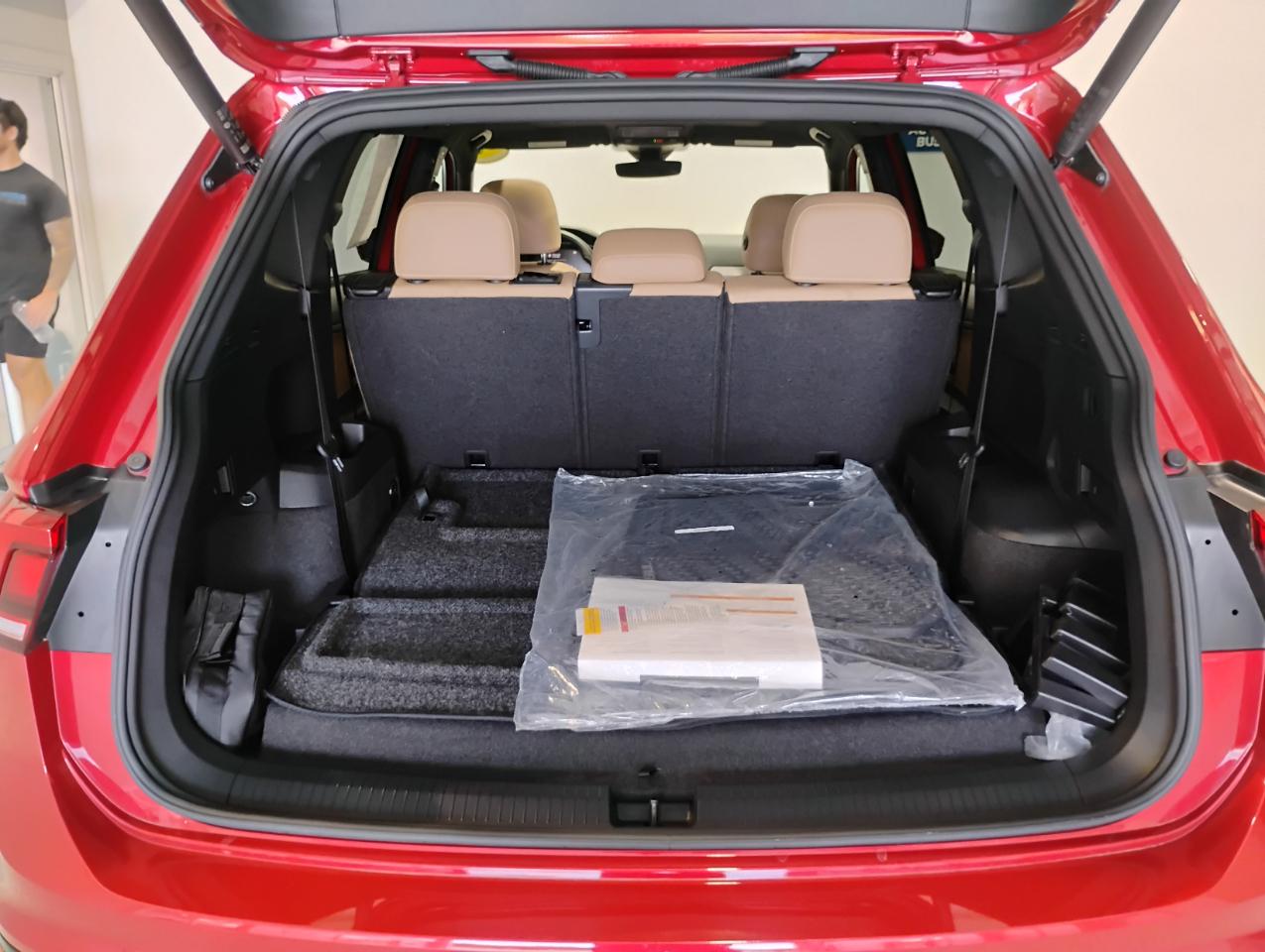 Volkswagen Tiguan SE R-Line Black 2024
