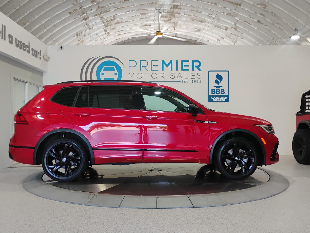 Volkswagen Tiguan SE R-Line Black 2024