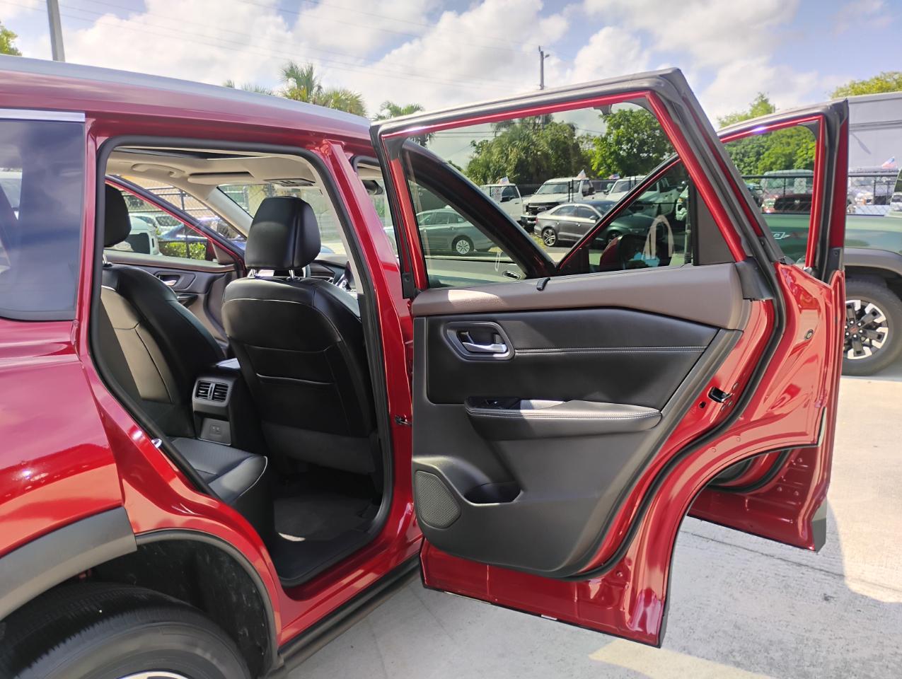 Nissan Rogue SV 2023
