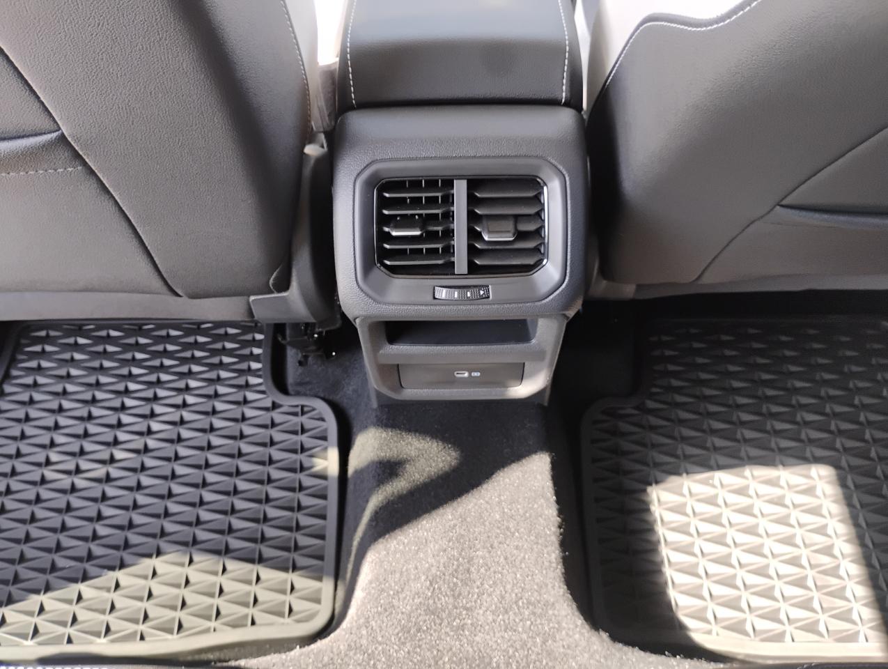 Volkswagen Taos SE 4Motion 2025