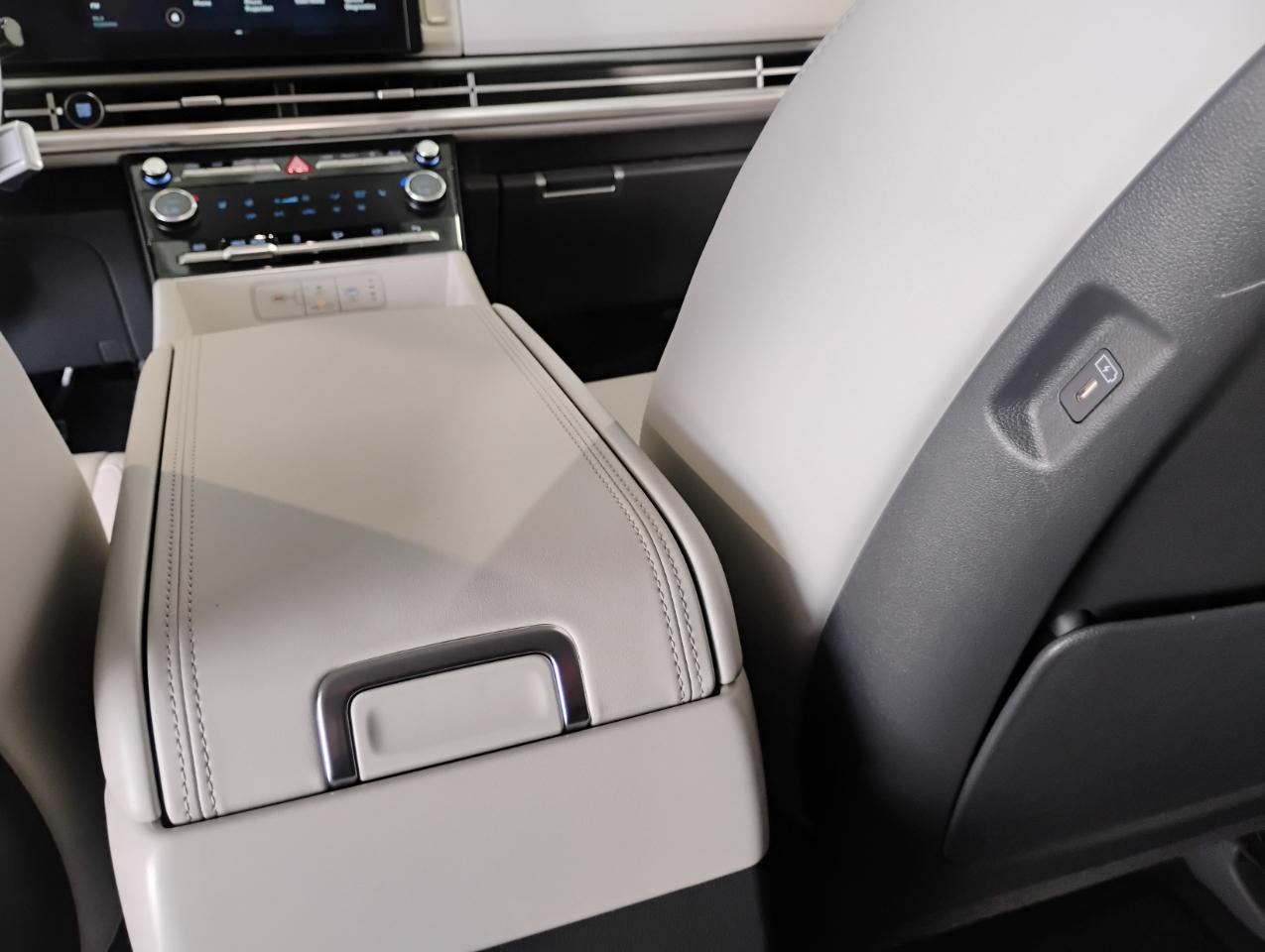 Hyundai Santa Fe SEL 2025